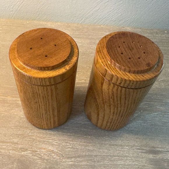 Wood Salt & Pepper Shakers - Picture 6 of 6